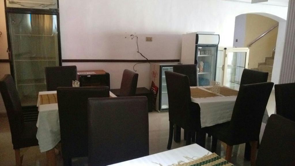 Ben Auto Hotel Lagos Extérieur photo