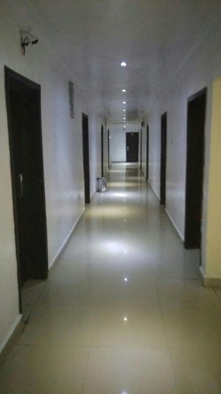 Ben Auto Hotel Lagos Extérieur photo