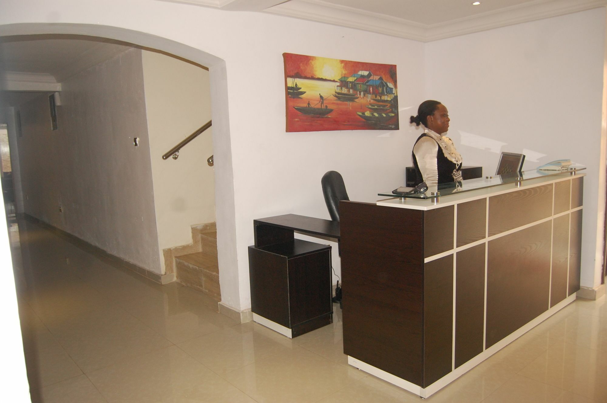 Ben Auto Hotel Lagos Extérieur photo