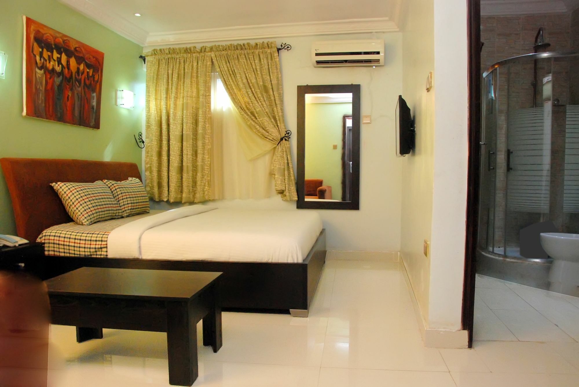 Ben Auto Hotel Lagos Extérieur photo